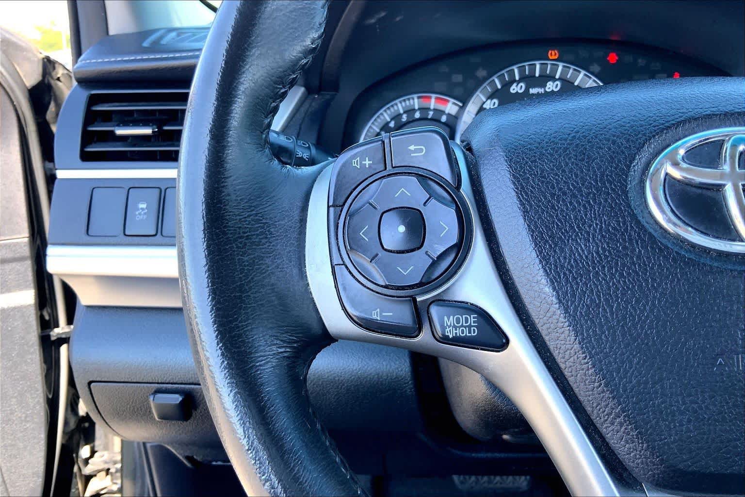 Used 2014 Toyota Camry SE FWD image 22