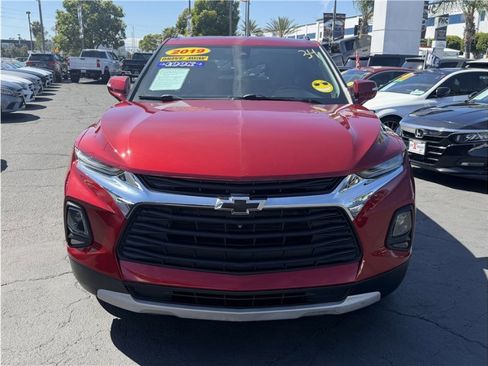 Used 2019 Chevrolet Blazer LT w/ Sound & Technology Package FWD image 2