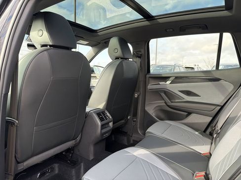New 2026 Volkswagen Tiguan SE R-Line FWD image 13