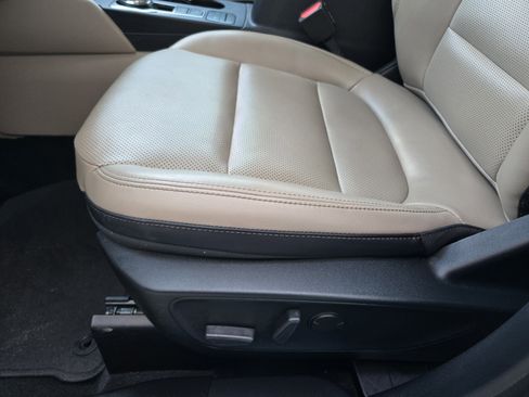 Certified 2020 Ford Escape SEL image 18