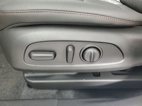 New 2026 Chevrolet Trax RS w/ Sunroof Package image 27