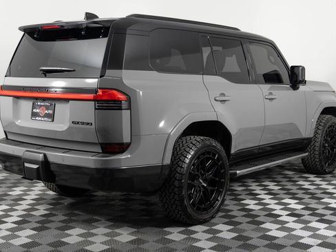 Used 2025 Lexus GX 550 w/ Accessory Package (Z1) image 8