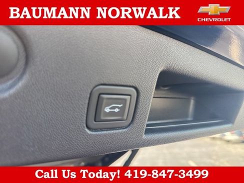 Used 2024 Chevrolet Equinox LT w/ LPO, Floor Liner Package FWD image 6