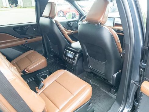Used 2022 Lincoln Aviator Reserve w/ Elements Package Plus AWD/4WD image 41