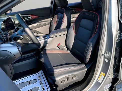 Certified 2025 Chevrolet Equinox EV RS AWD/4WD image 24