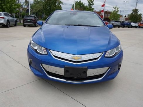 Used 2017 Chevrolet Volt Premier w/ Driver Confidence II Package FWD image 10