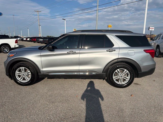 Used 2024 Ford Explorer XLT RWD image 8