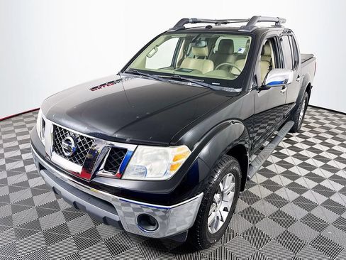 Used 2012 Nissan Frontier SL AWD/4WD image 3