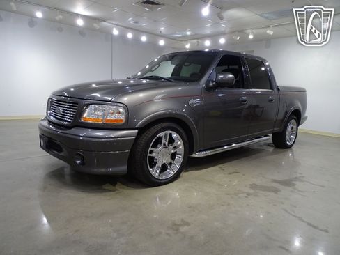 Used 2002 Ford F150 Harley-Davidson image 3