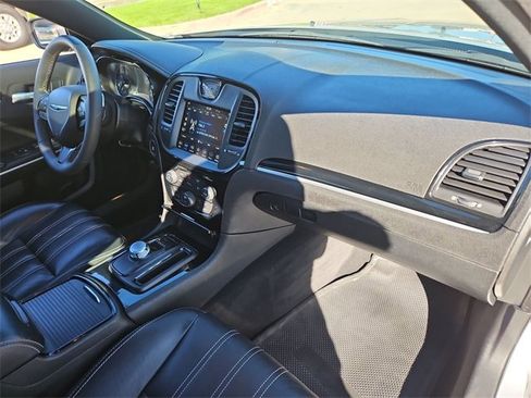 Used 2023 Chrysler 300 S image 28