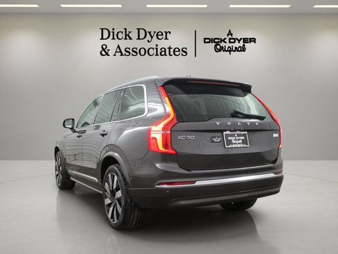 Used 2023 Volvo XC90 T8 Ultimate w/ Protection Package Premier AWD/4WD image 9
