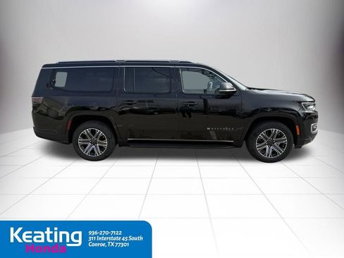 Used 2024 Jeep Wagoneer L Series II w/ Flexible Seating Group AWD/4WD image 5