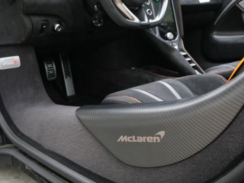 Used 2024 McLaren 750S RWD image 15