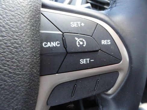 Used 2016 Jeep Cherokee 75th Anniversary image 19