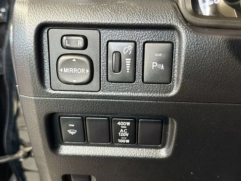 Used 2017 Toyota 4Runner Limited AWD/4WD image 17