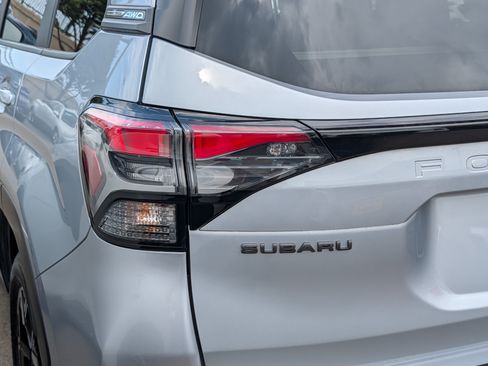 Used 2025 Subaru Forester Premium AWD/4WD image 17