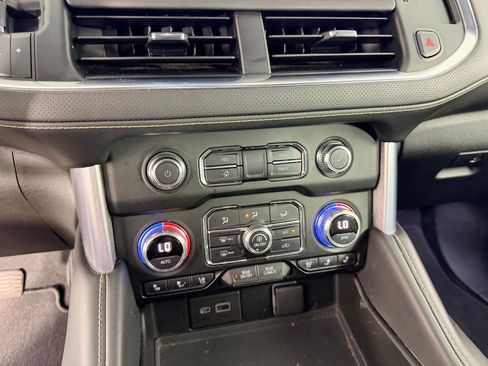 Used 2021 GMC Yukon XL SLT w/ SLT Luxury Plus Package AWD/4WD image 21