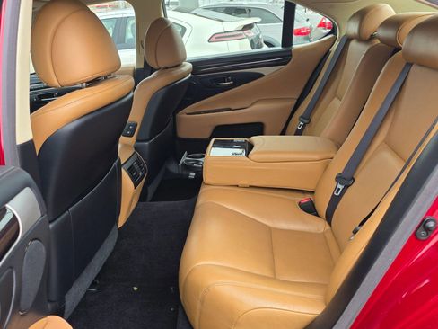 Used 2015 Lexus LS 460 AWD w/ Comfort Package image 14