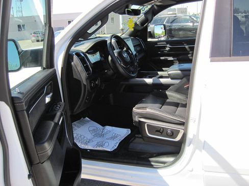 Used 2024 RAM 1500 Laramie AWD/4WD image 14
