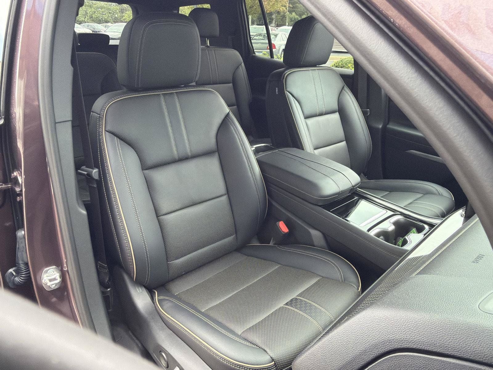 Used 2026 Chevrolet Traverse High Country w/ LPO, Floor Liner Package AWD/4WD image 36