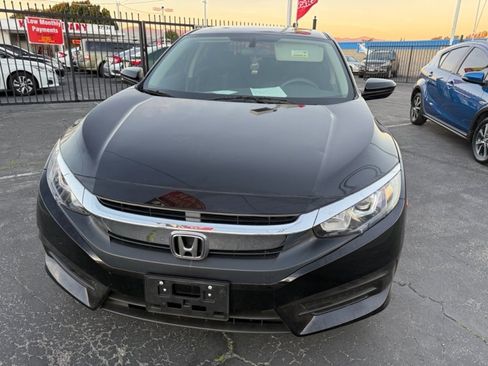 Used 2018 Honda Civic EX image 3