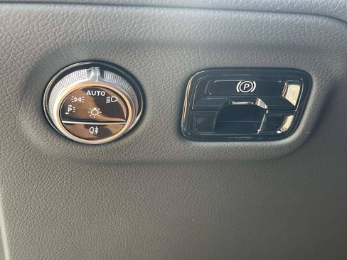 Certified 2023 Mercedes-Benz EQE 500 4MATIC SUV image 39