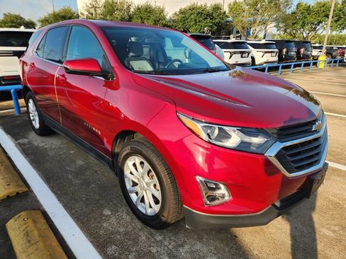 Used 2018 Chevrolet Equinox LT FWD image 1
