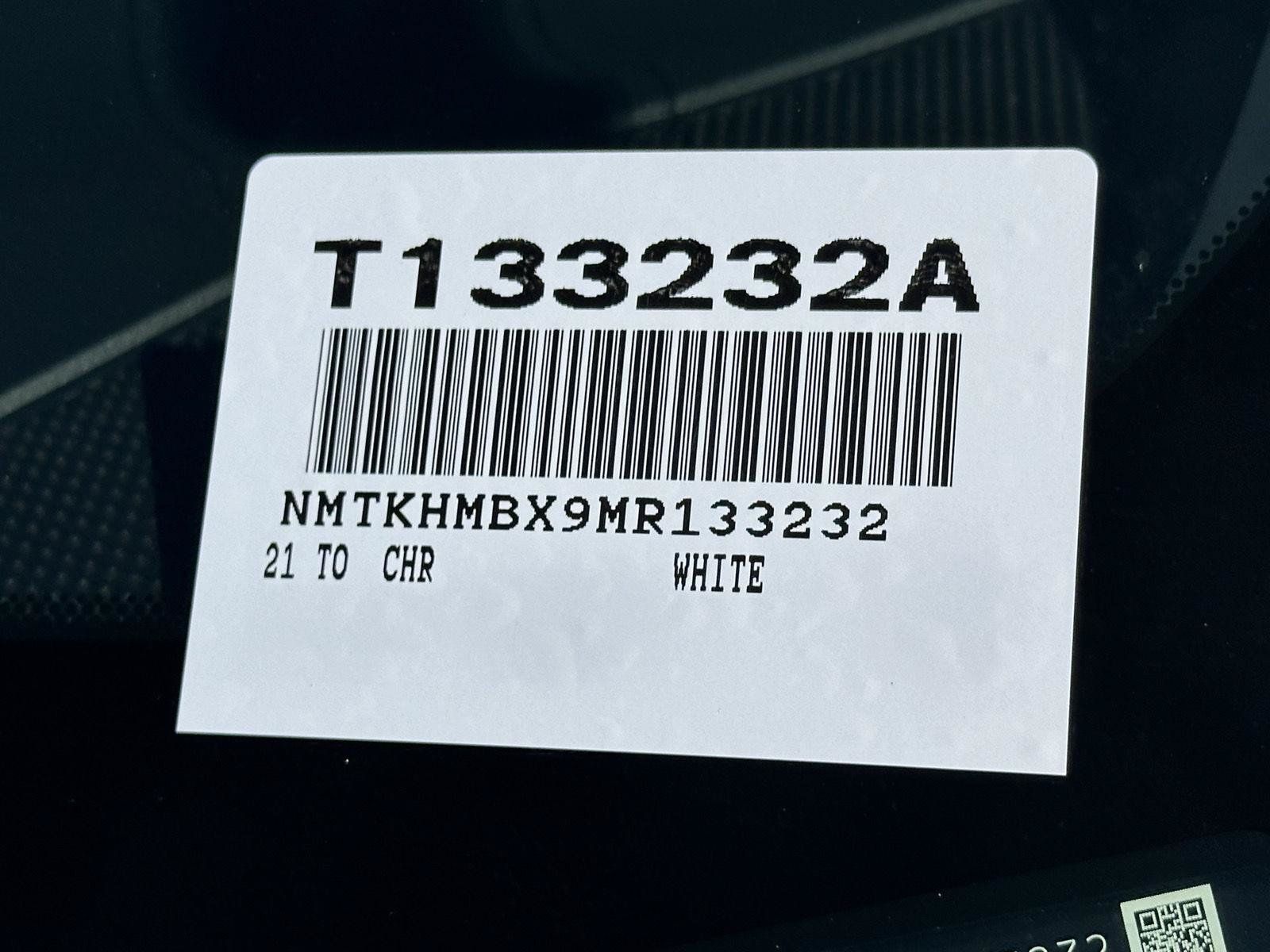 Used 2021 Toyota C-HR LE FWD image 29