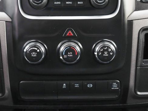 Used 2013 RAM 2500 Tradesman w/ Chrome Appearance Group image 25