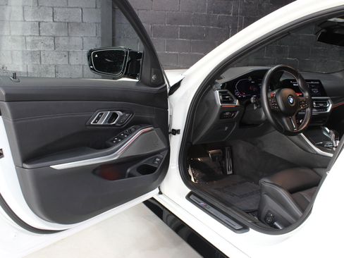 Used 2022 BMW M3 Competition w/ M Carbon Exterior Package image 39