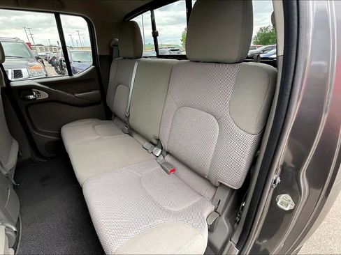 Used 2019 Nissan Frontier SV image 35