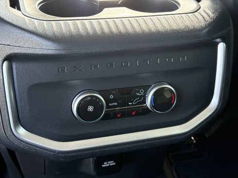 Certified 2025 Ford Expedition Platinum AWD/4WD image 24