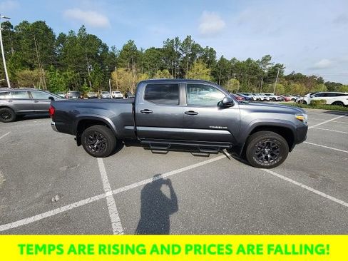 Used 2020 Toyota Tacoma SR5 image 15