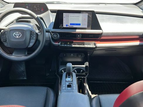Used 2023 Toyota Prius Prime FWD image 9