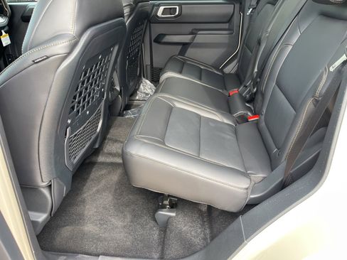 New 2025 Ford Bronco Badlands image 40