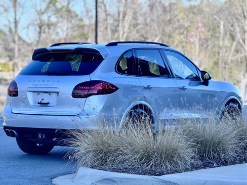 Used 2014 Porsche Cayenne Turbo S AWD/4WD image 25