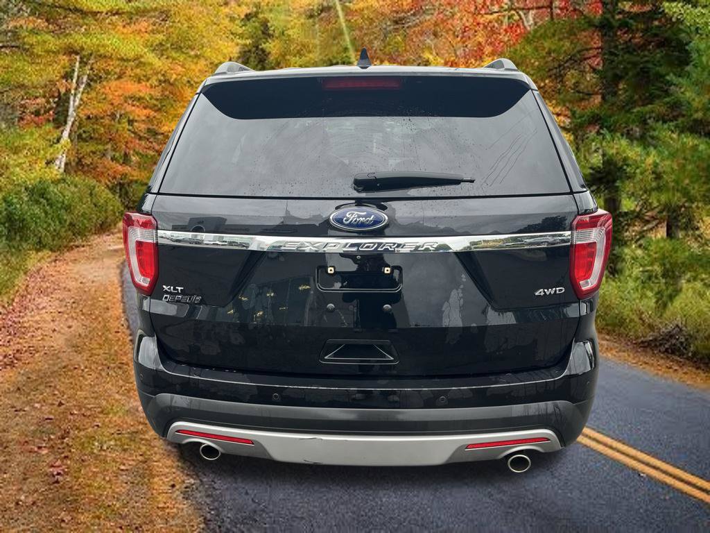 Used 2017 Ford Explorer XLT w/ Equipment Group 201A AWD/4WD image 5