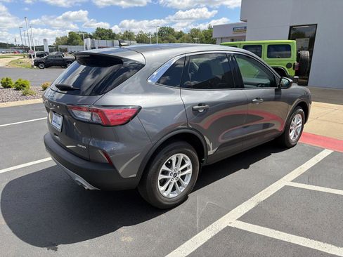 Used 2022 Ford Escape SE w/ Convenience Package AWD/4WD image 6