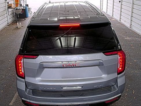 Used 2023 GMC Yukon SLT image 6