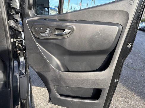 Used 2020 Mercedes-Benz Sprinter 2500 image 20