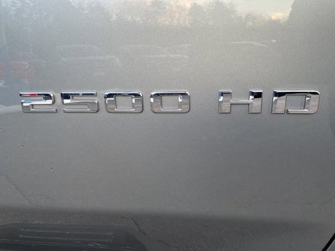 Used 2024 Chevrolet Silverado 2500 Custom w/ Custom Convenience Package image 10