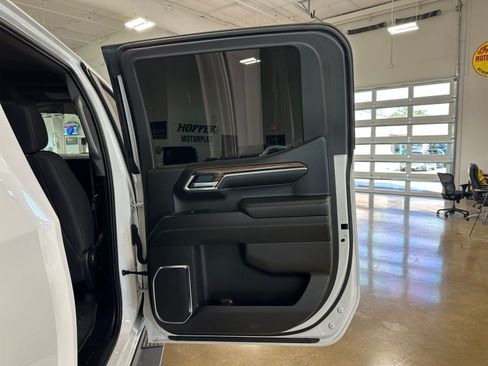 Used 2024 Chevrolet Silverado 1500 LT Trail Boss w/ Protection Package AWD/4WD image 34