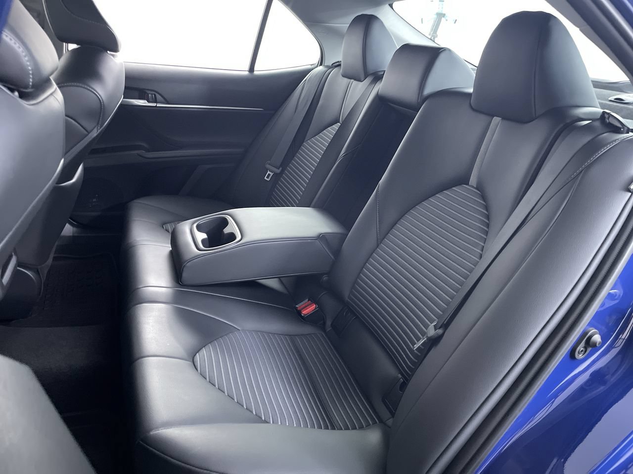 Used 2023 Toyota Camry SE FWD image 21