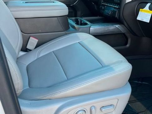 Used 2019 Chevrolet Silverado 1500 LTZ w/ LTZ Texas Edition AWD/4WD image 11