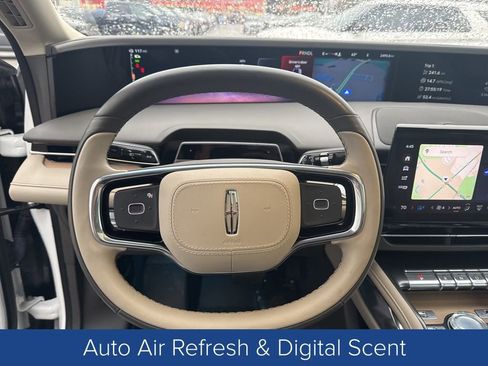 Used 2024 Lincoln Nautilus Reserve w/ Equipment Group 202A image 13