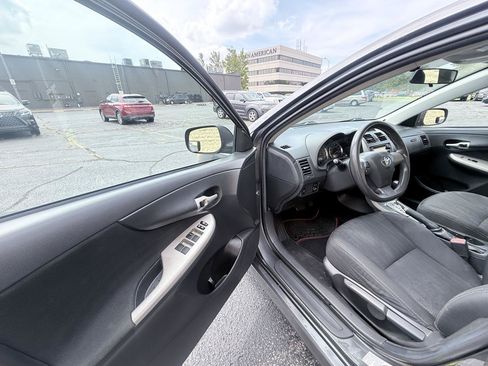 Used 2013 Toyota Corolla S w/ Premium Pkg FWD image 9