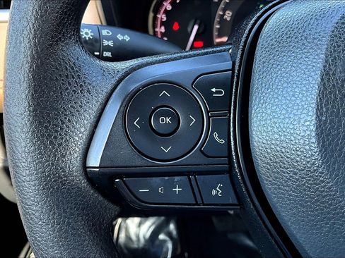 Used 2023 Toyota RAV4 LE image 17