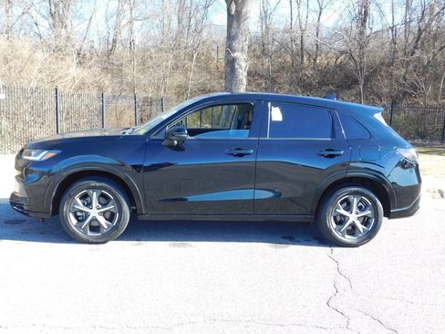 Used 2023 Honda HR-V EX-L image 2