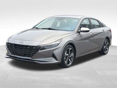 Used 2023 Hyundai Elantra Limited w/ Cargo Package FWD image 3