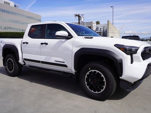New 2026 Toyota Tacoma TRD Off-Road AWD/4WD image 3
